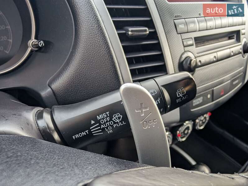 Внедорожник / Кроссовер Mitsubishi Outlander XL 2012 в Луцке