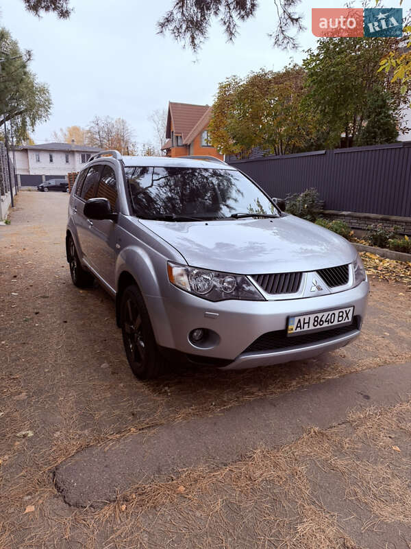 Внедорожник / Кроссовер Mitsubishi Outlander XL 2007 в Киеве фото 3 Внедорожник / Кроссовер Mitsubishi Outlander XL 2007 в Киеве
