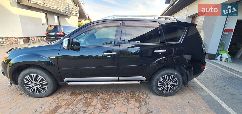 Внедорожник / Кроссовер Mitsubishi Outlander XL 2009 в Тернополе