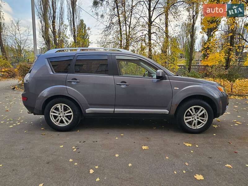 Позашляховик / Кросовер Mitsubishi Outlander XL 2007 в Дніпрі
