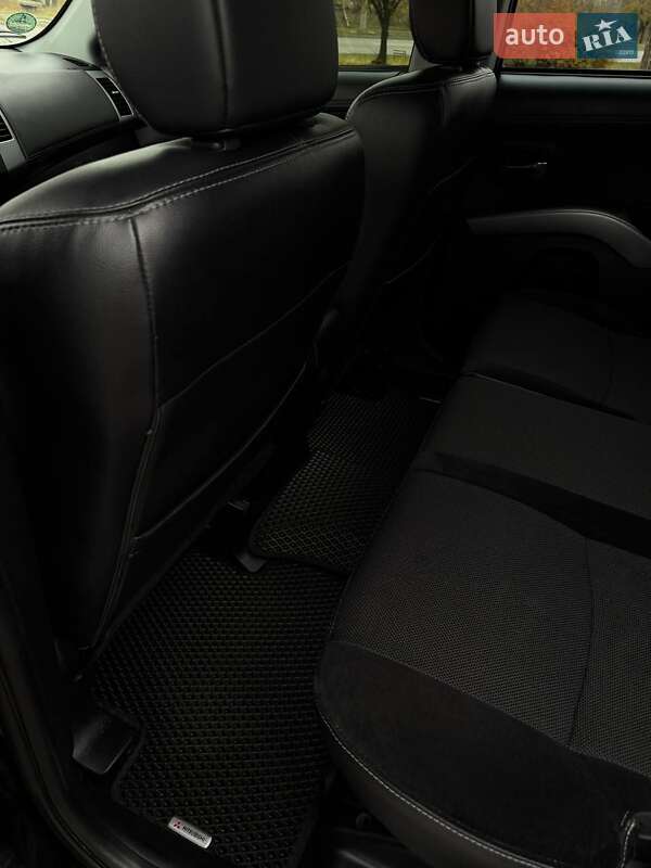 Позашляховик / Кросовер Mitsubishi Outlander XL 2011 в Запоріжжі фото 26 Позашляховик / Кросовер Mitsubishi Outlander XL 2011 в Запоріжжі