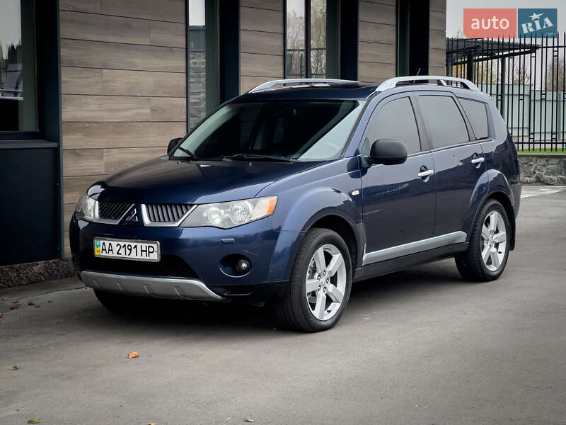 Позашляховик / Кросовер Mitsubishi Outlander XL 2008 в Києві