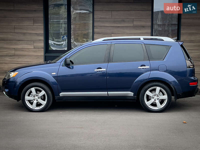 Позашляховик / Кросовер Mitsubishi Outlander XL 2008 в Києві