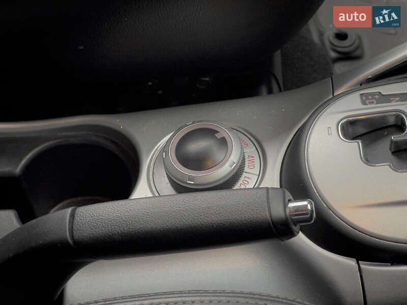 Позашляховик / Кросовер Mitsubishi Outlander XL 2008 в Києві