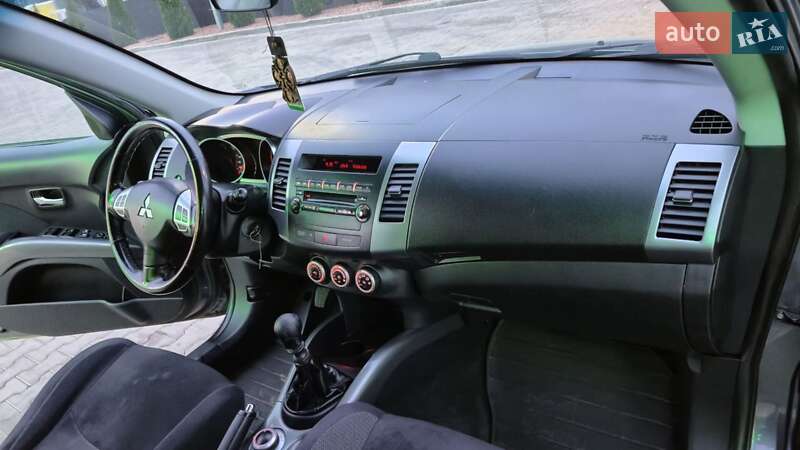 Позашляховик / Кросовер Mitsubishi Outlander XL 2007 в Одесі фото 91 Позашляховик / Кросовер Mitsubishi Outlander XL 2007 в Одесі