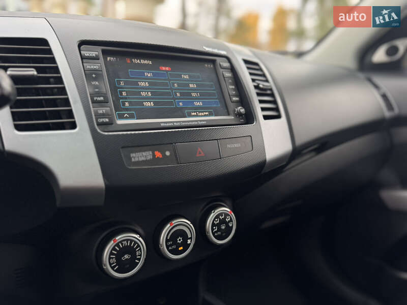 Внедорожник / Кроссовер Mitsubishi Outlander XL 2008 в Харькове