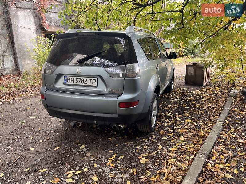 Внедорожник / Кроссовер Mitsubishi Outlander XL 2008 в Одессе фото 6 Внедорожник / Кроссовер Mitsubishi Outlander XL 2008 в Одессе