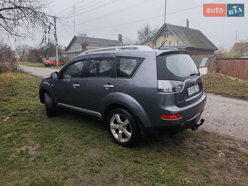 Позашляховик / Кросовер Mitsubishi Outlander XL 2008 в Городні