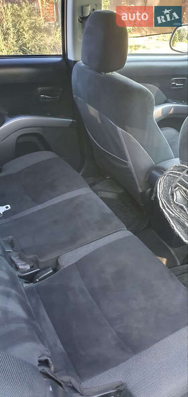 Внедорожник / Кроссовер Mitsubishi Outlander XL 2008 в Беляевке