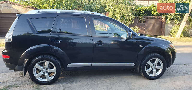 Внедорожник / Кроссовер Mitsubishi Outlander XL 2008 в Беляевке