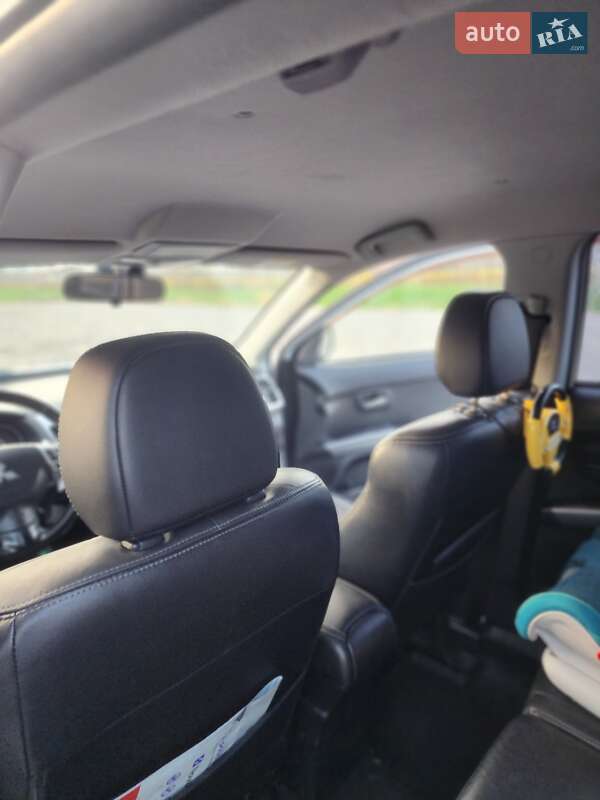 Внедорожник / Кроссовер Mitsubishi Outlander XL 2011 в Буче фото 19 Внедорожник / Кроссовер Mitsubishi Outlander XL 2011 в Буче