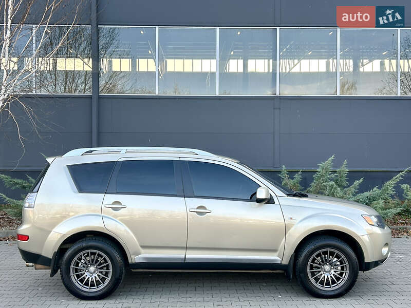 Внедорожник / Кроссовер Mitsubishi Outlander XL 2008 в Белой Церкви