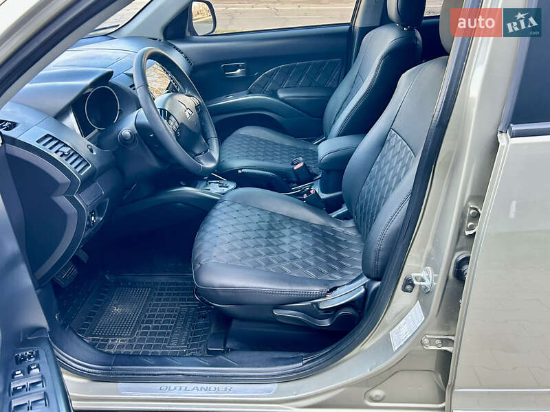 Внедорожник / Кроссовер Mitsubishi Outlander XL 2008 в Белой Церкви