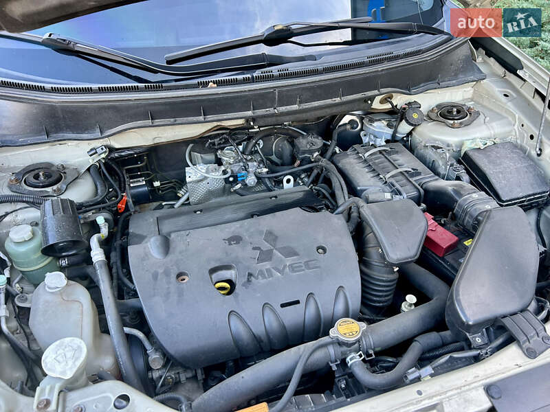 Внедорожник / Кроссовер Mitsubishi Outlander XL 2008 в Белой Церкви