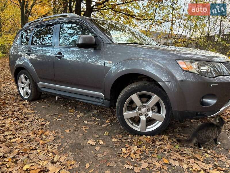 Позашляховик / Кросовер Mitsubishi Outlander XL 2008 в Мурованих Курилівцях фото 3 Позашляховик / Кросовер Mitsubishi Outlander XL 2008 в Мурованих Курилівцях