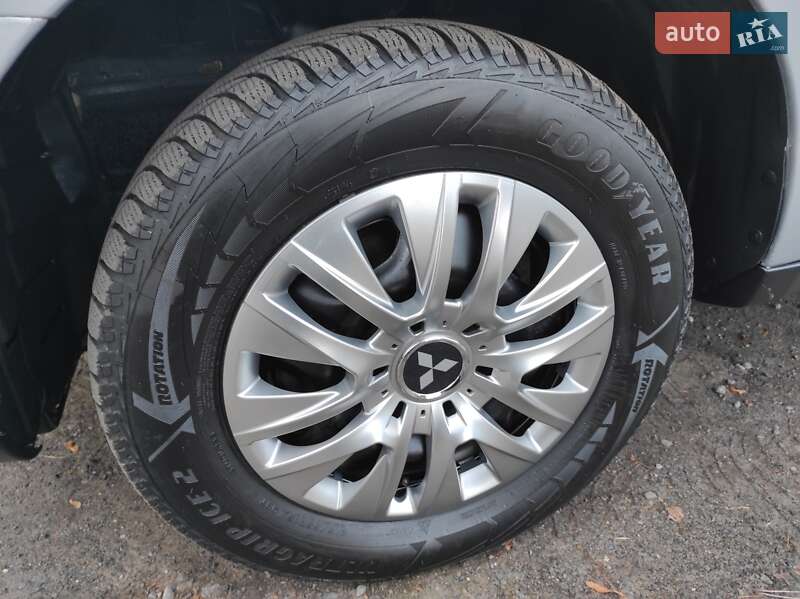 Внедорожник / Кроссовер Mitsubishi Outlander XL 2007 в Хмельницком