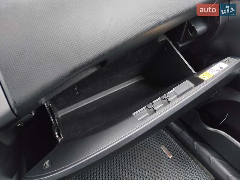 Внедорожник / Кроссовер Mitsubishi Outlander XL 2007 в Хмельницком