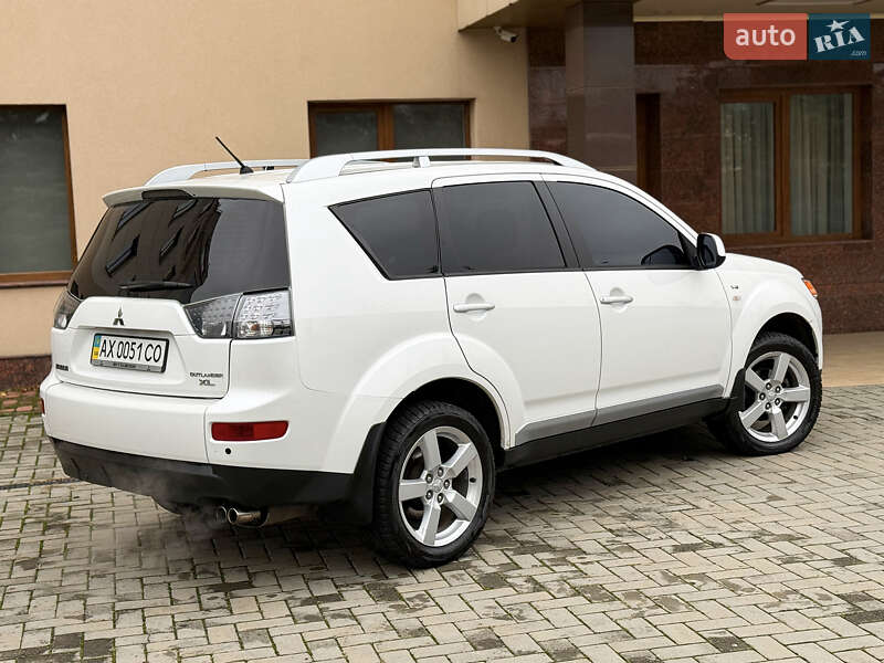 Внедорожник / Кроссовер Mitsubishi Outlander XL 2008 в Харькове