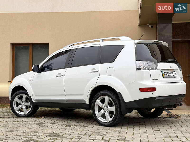 Внедорожник / Кроссовер Mitsubishi Outlander XL 2008 в Харькове