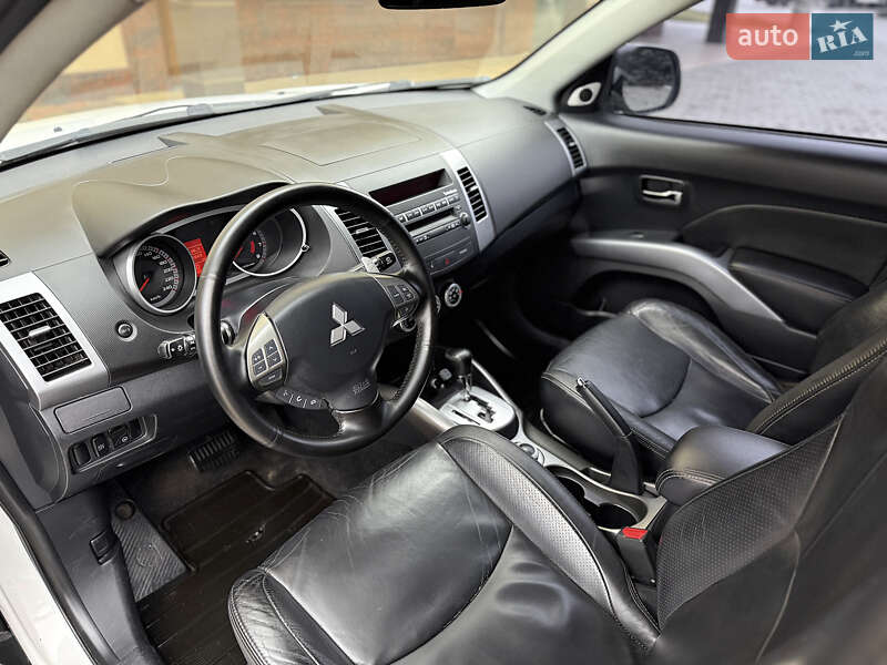 Внедорожник / Кроссовер Mitsubishi Outlander XL 2008 в Харькове