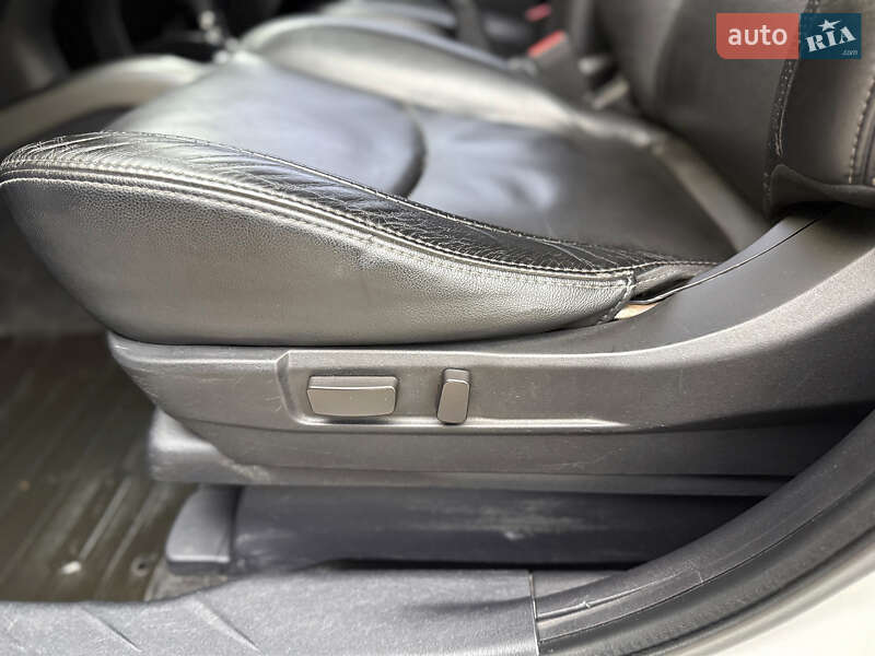 Внедорожник / Кроссовер Mitsubishi Outlander XL 2008 в Харькове