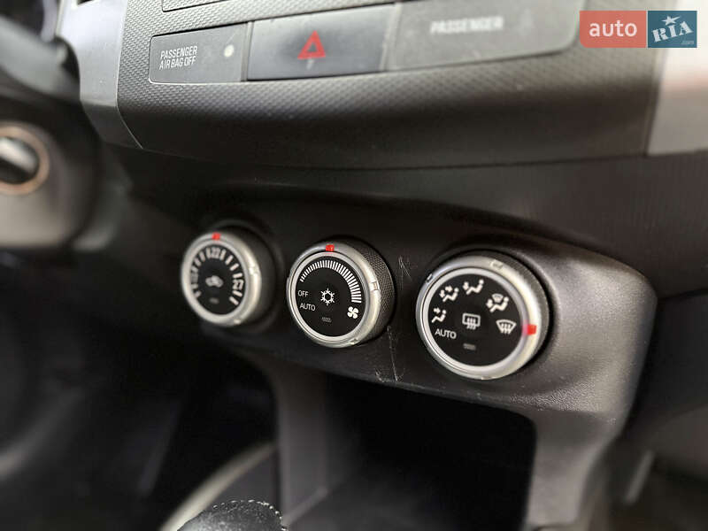 Внедорожник / Кроссовер Mitsubishi Outlander XL 2008 в Харькове