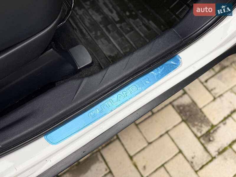 Внедорожник / Кроссовер Mitsubishi Outlander XL 2008 в Харькове