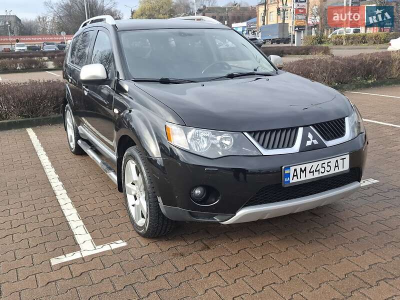 Внедорожник / Кроссовер Mitsubishi Outlander XL 2008 в Житомире