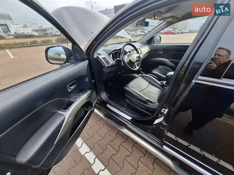 Внедорожник / Кроссовер Mitsubishi Outlander XL 2008 в Житомире