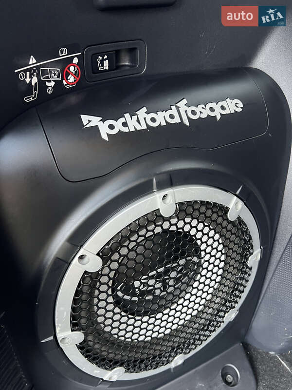 Внедорожник / Кроссовер Mitsubishi Outlander XL 2011 в Луцке