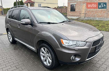 Позашляховик / Кросовер Mitsubishi Outlander XL 2011 в Луцьку
