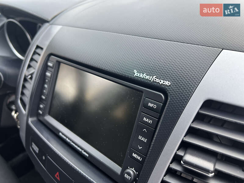 Внедорожник / Кроссовер Mitsubishi Outlander XL 2011 в Луцке