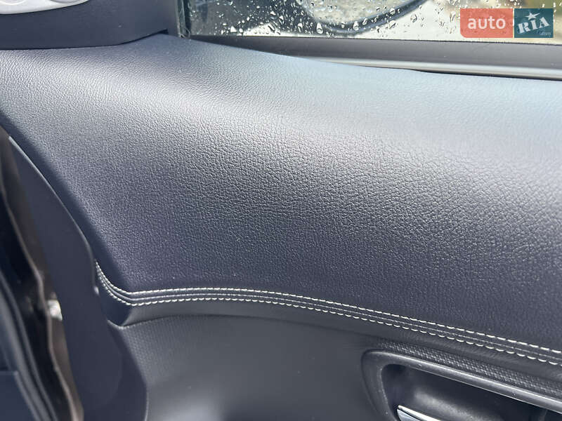 Внедорожник / Кроссовер Mitsubishi Outlander XL 2011 в Луцке