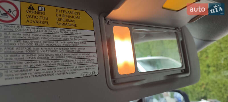 Внедорожник / Кроссовер Mitsubishi Outlander XL 2011 в Луцке