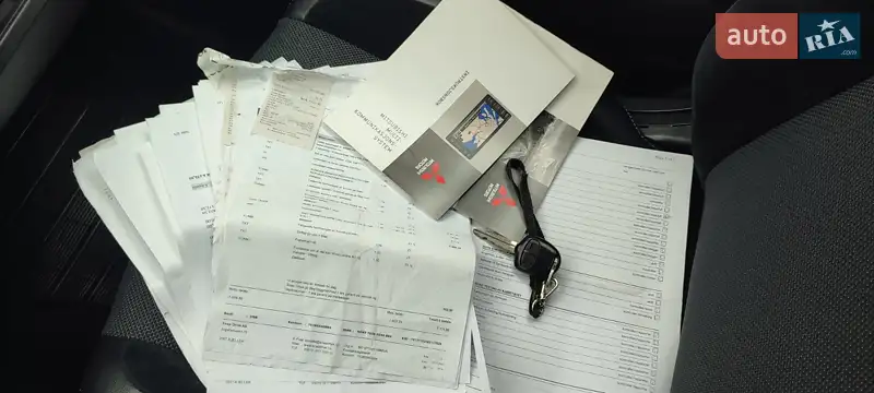 Внедорожник / Кроссовер Mitsubishi Outlander XL 2011 в Луцке документ