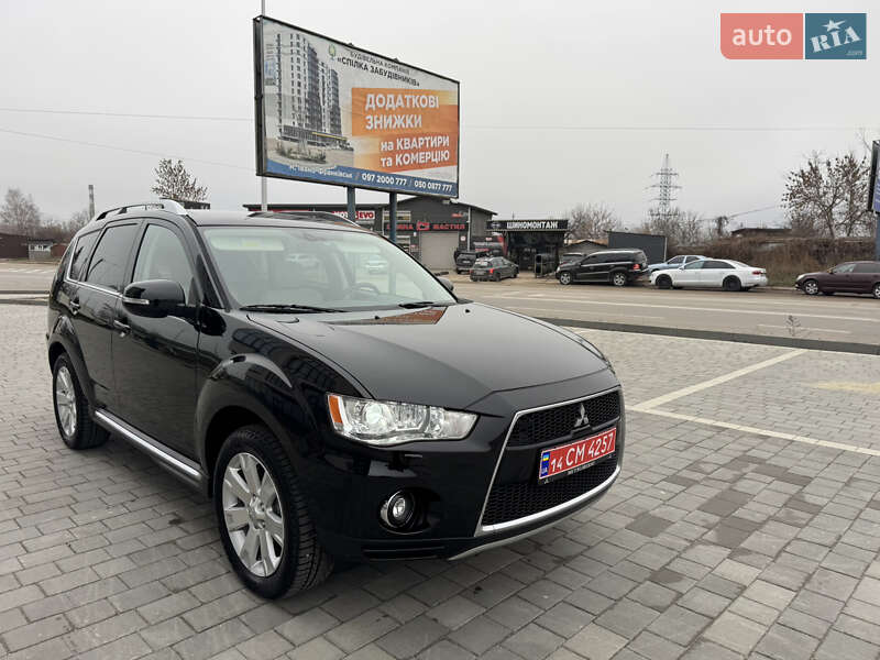 Позашляховик / Кросовер Mitsubishi Outlander XL 2011 в Івано-Франківську