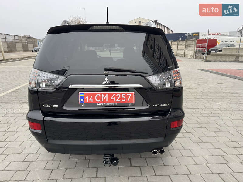 Позашляховик / Кросовер Mitsubishi Outlander XL 2011 в Івано-Франківську