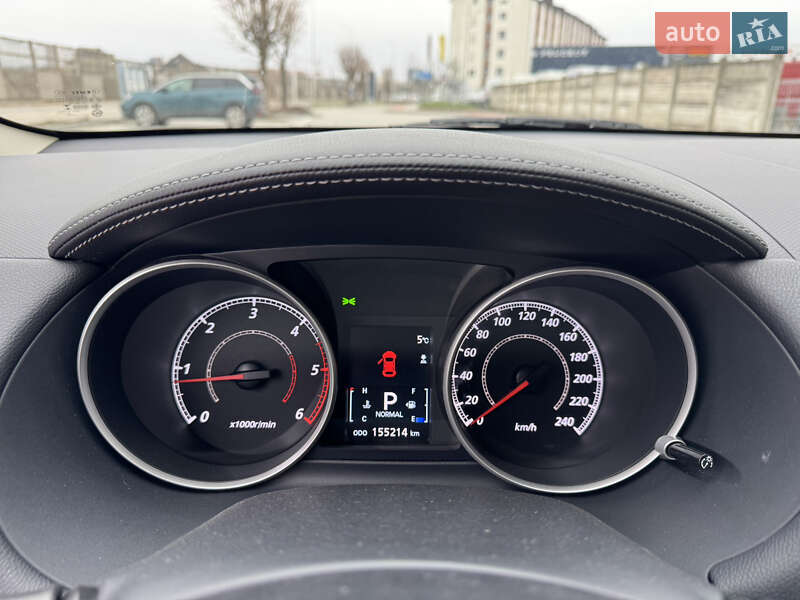 Позашляховик / Кросовер Mitsubishi Outlander XL 2011 в Івано-Франківську