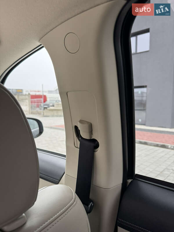 Позашляховик / Кросовер Mitsubishi Outlander XL 2011 в Івано-Франківську