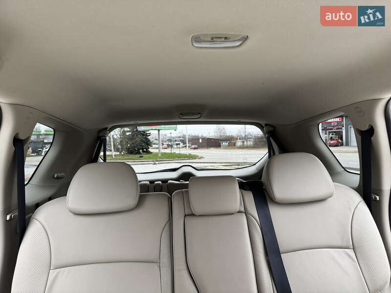 Позашляховик / Кросовер Mitsubishi Outlander XL 2011 в Івано-Франківську