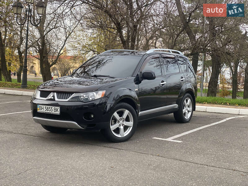 Позашляховик / Кросовер Mitsubishi Outlander XL 2008 в Одесі
