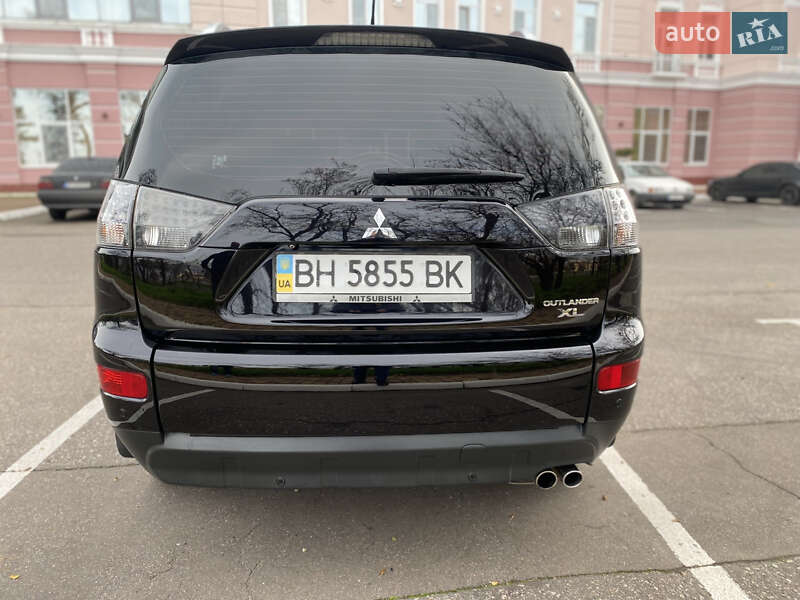 Позашляховик / Кросовер Mitsubishi Outlander XL 2008 в Одесі