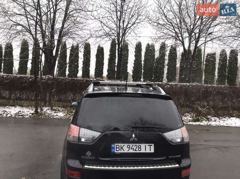 Позашляховик / Кросовер Mitsubishi Outlander XL 2008 в Луцьку