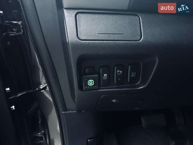 Внедорожник / Кроссовер Mitsubishi Outlander XL 2011 в Киеве