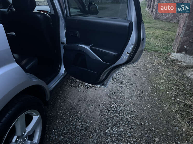 Внедорожник / Кроссовер Mitsubishi Outlander XL 2007 в Черновцах