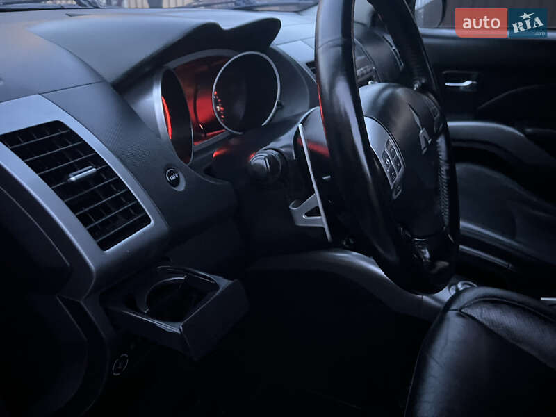 Внедорожник / Кроссовер Mitsubishi Outlander XL 2007 в Черновцах