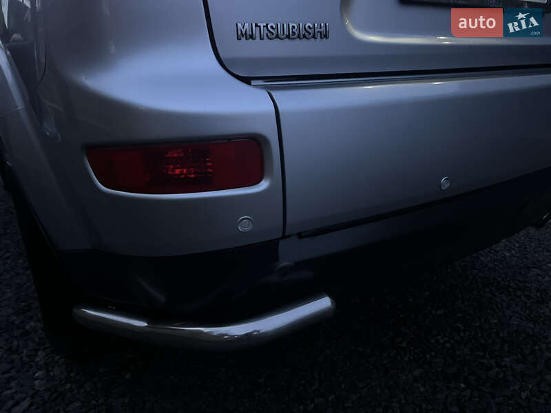 Внедорожник / Кроссовер Mitsubishi Outlander XL 2007 в Черновцах