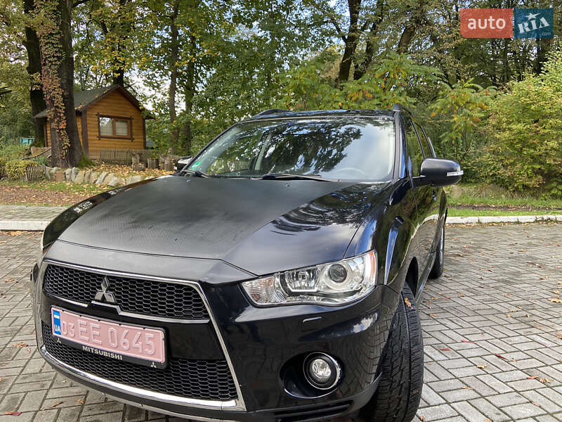 Позашляховик / Кросовер Mitsubishi Outlander XL 2011 в Дрогобичі