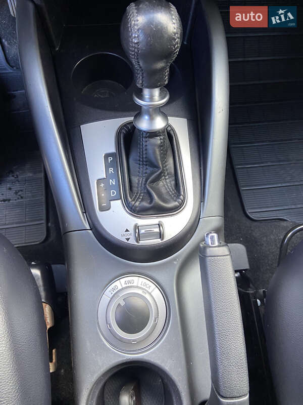 Позашляховик / Кросовер Mitsubishi Outlander XL 2011 в Дрогобичі