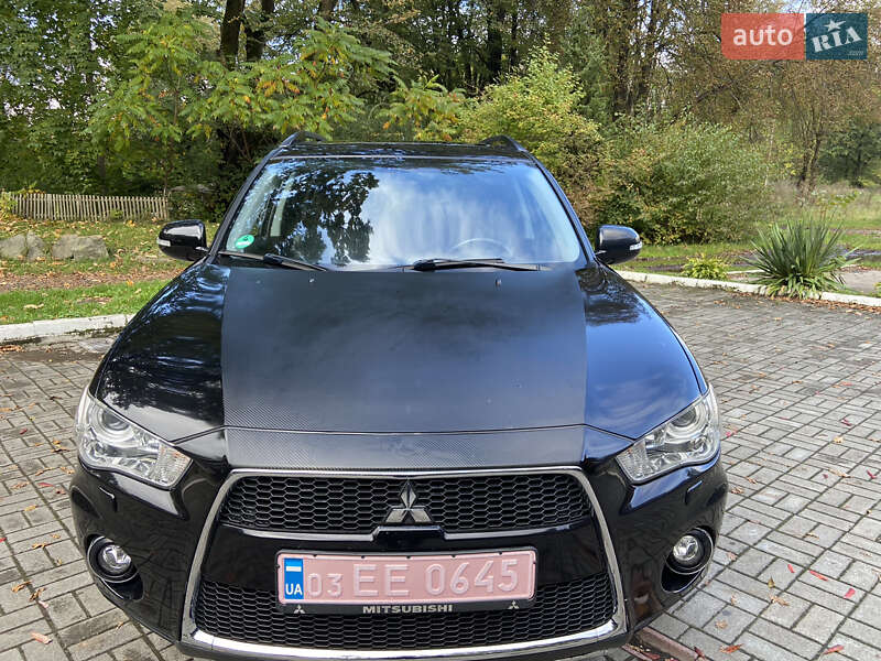 Позашляховик / Кросовер Mitsubishi Outlander XL 2011 в Дрогобичі